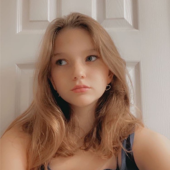 Meet your Posher, Maya - Picture 2 of 6